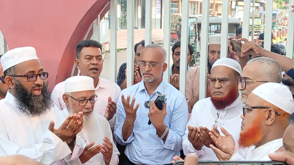 শোলাকিয়ায় ঈদগাহের দৃষ্টিনন্দন ফটকের ভিত্তি প্রস্হর উদ্বোধন